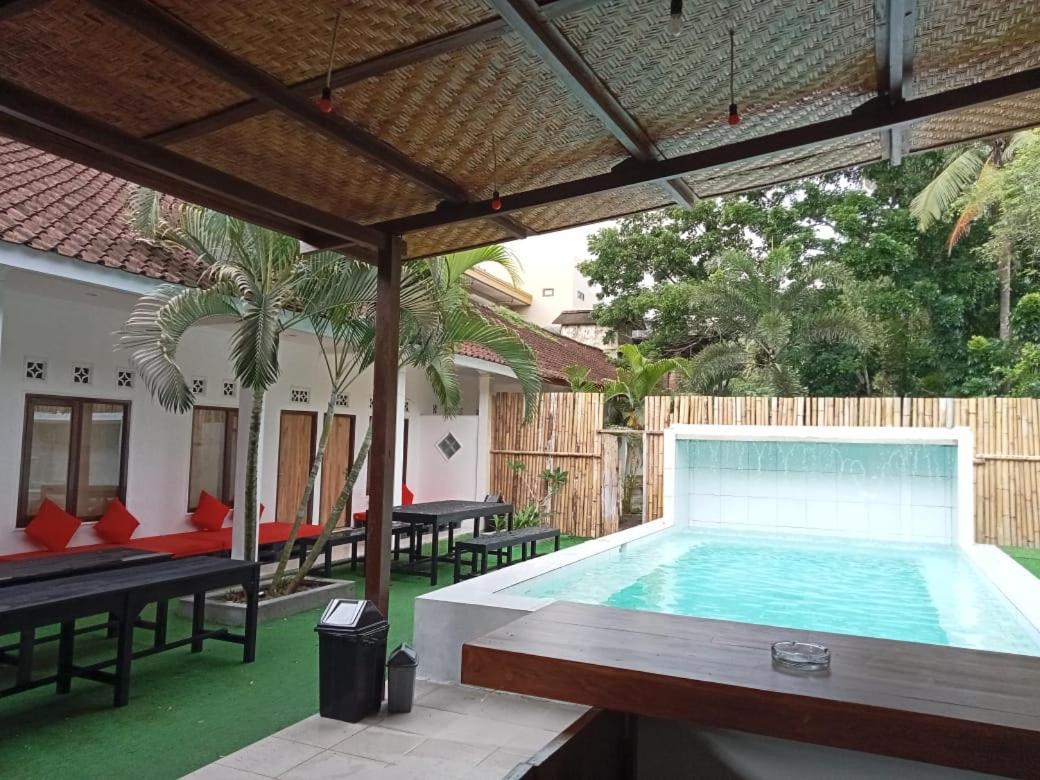 Indonesia Backpacker Hostels Kuta  외부 사진