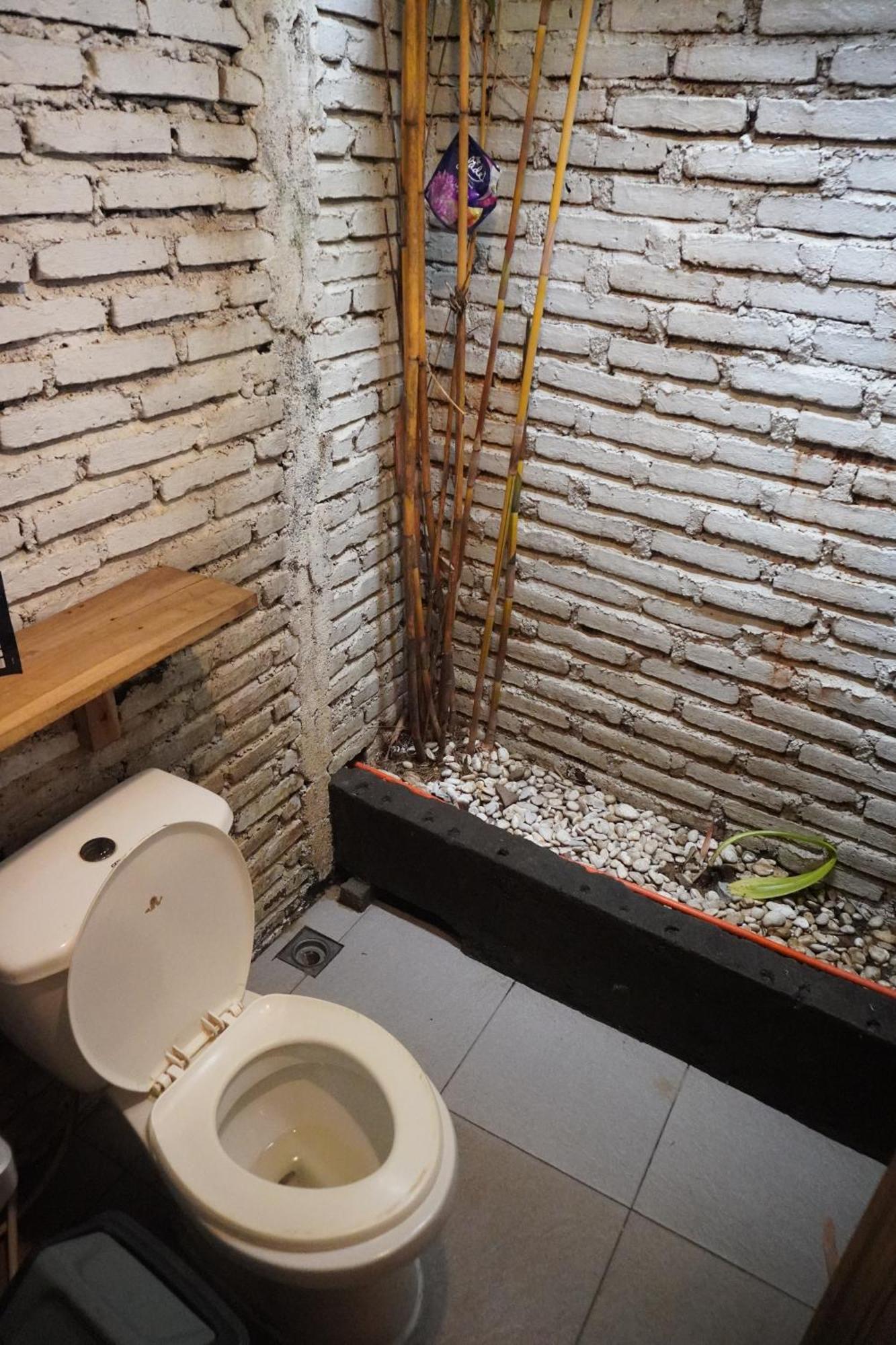 Indonesia Backpacker Hostels Kuta  외부 사진
