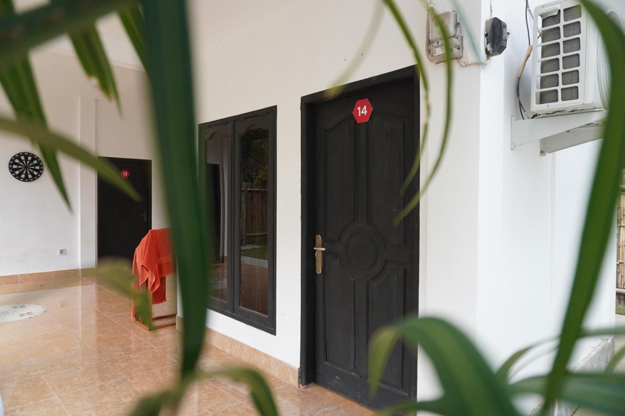 Indonesia Backpacker Hostels Kuta  외부 사진