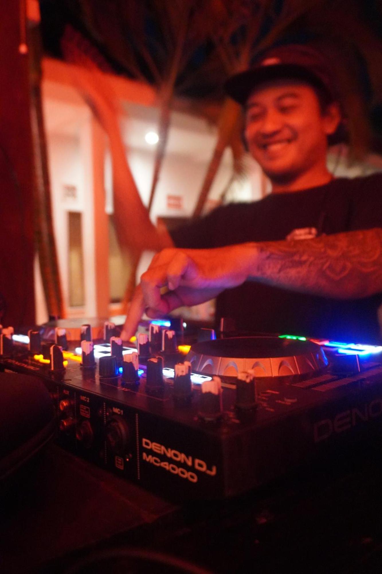 Indonesia Backpacker Hostels Kuta  외부 사진